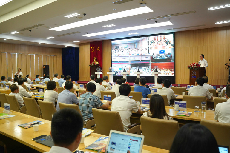 Quang cảnh Hội nghị phát động tiết kiệm điện toàn quốc năm 2023. Quang cảnh Hội nghị phát động tiết kiệm điện toàn quốc năm 2023.