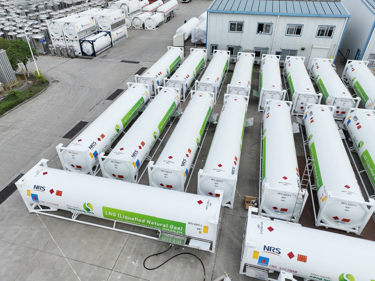 Khu tập kết LNG Container tại Tập đoàn NRS (Nhật Bản) để kiểm tra chất lượng lần cuối trước khi chuyên chở về Việt Nam phục vụ chở khí LNG. Khu tập kết LNG Container tại Tập đoàn NRS (Nhật Bản) để kiểm tra chất lượng lần cuối trước khi chuyên chở về Việt Nam phục vụ chở khí LNG.