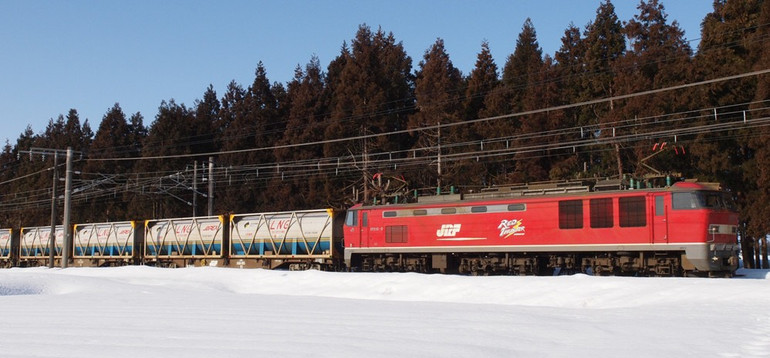 Một đoàn tàu vận chuyển LNG tại Nhật Bản. Một đoàn tàu vận chuyển LNG tại Nhật Bản.