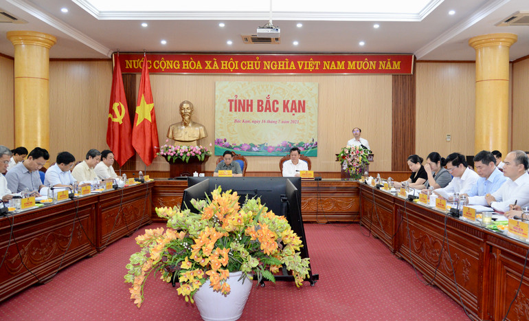 Quang cảnh buổi làm việc.