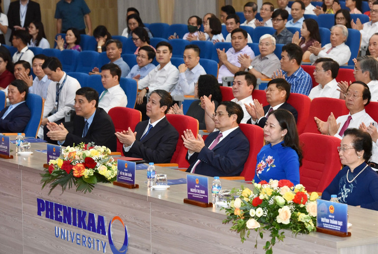 Thủ tướng Phạm Minh Chính và các đồng chí lãnh đạo, đại biểu tại buổi lễ phát động. (Ảnh: Trần Hải).