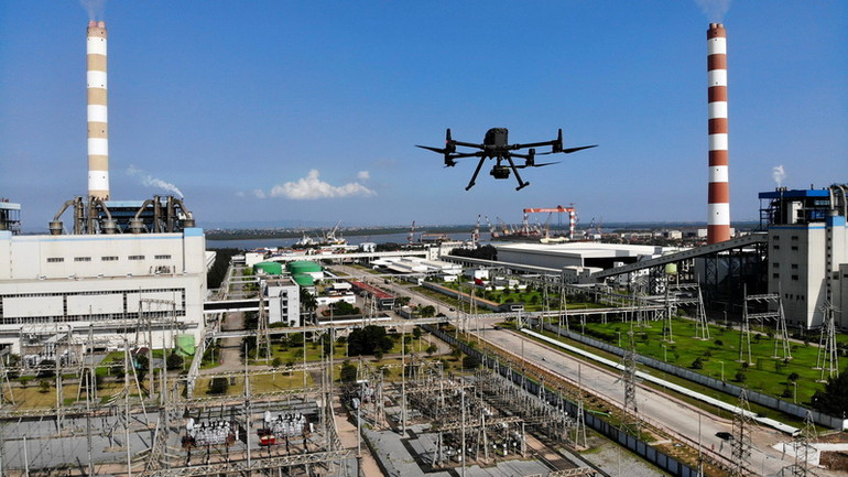 Truyền tải điện Đông Bắc 1 ứng dụng thiết bị bay không người lái (UAV) phục vụ quản lý, vận hành lưới truyền tải điện.