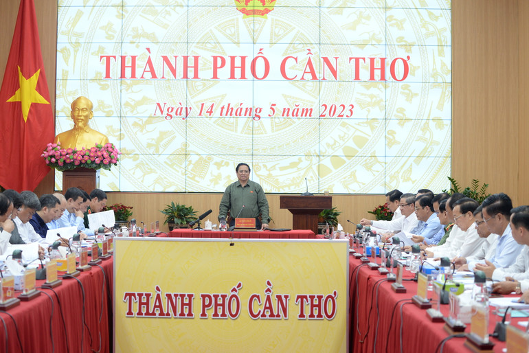 Quang cảnh buổi làm việc.