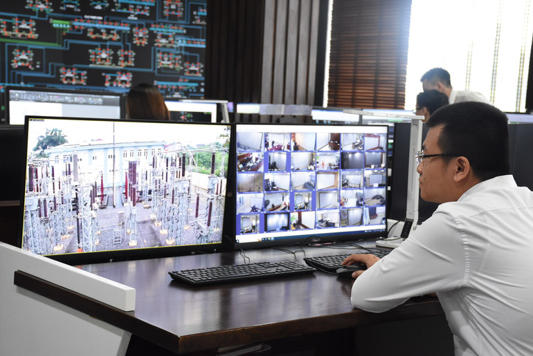 EVNHanoi tăng cường các ca trực và xử lý sự cố, sửa chữa điện trong suốt thời gian nghỉ lễ.