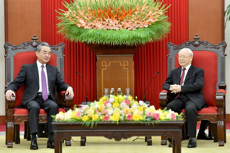 Tổng Bí thư Nguyễn Phú Trọng tiếp đồng chí Vương Nghị, Ủy viên Bộ Chính trị, Chủ nhiệm Văn phòng Ủy ban công tác Đối ngoại Trung ương Đảng Cộng sản Trung Quốc, Bộ trưởng Ngoại giao Trung Quốc. (Ảnh: ĐĂNG KHOA)