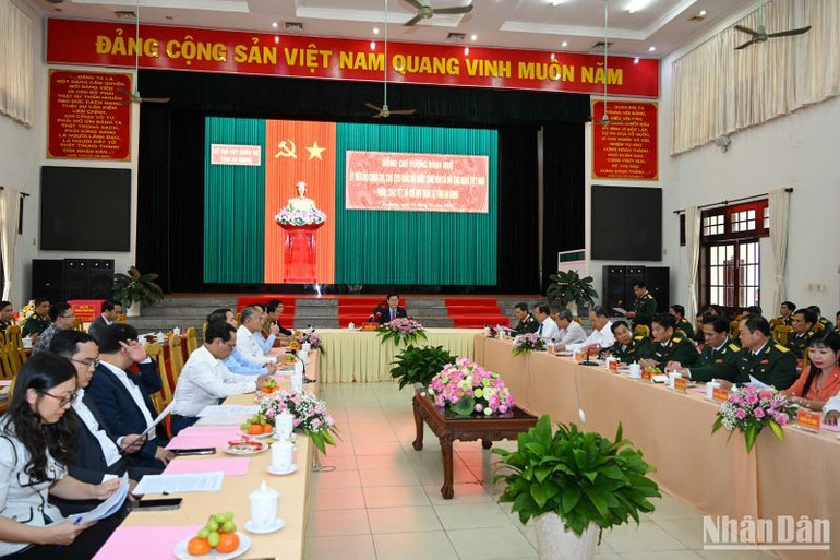 Quang cảnh buổi thăm, chúc Tết tại Bộ Chỉ huy quân sự tỉnh An Giang. (Ảnh: Duy Linh)