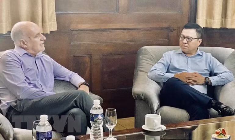 Đồng chí Lê Quốc Minh làm việc với Chủ tịch Hội Nhà báo Cuba Ricardo Ronquillo Bello. (Ảnh: Mai Phương/TTXVN) Đồng chí Lê Quốc Minh làm việc với Chủ tịch Hội Nhà báo Cuba Ricardo Ronquillo Bello. (Ảnh: Mai Phương/TTXVN)