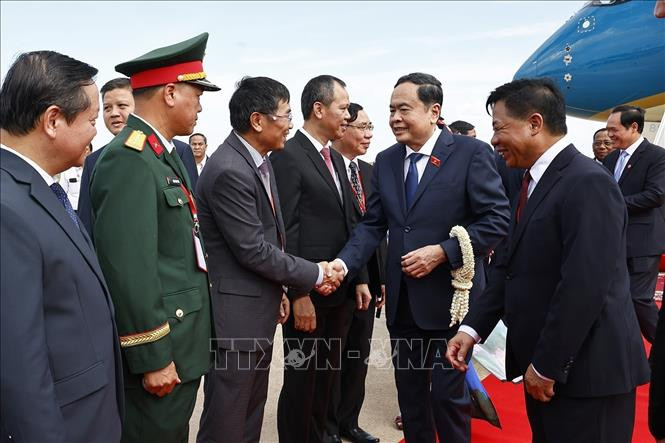 Lễ đón Chủ tịch Quốc hội Trần Thanh Mẫn tại sân bay Quốc tế Pochentong, Thủ đô Phnom Penh.