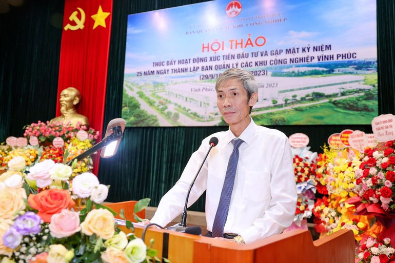 Trưởng Ban Quản lý các khu công nghiệp Hà Đình Nhã phát biểu ý kiến. Trưởng Ban Quản lý các khu công nghiệp Hà Đình Nhã phát biểu ý kiến.