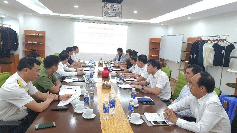 Đoàn công tác của tỉnh Vĩnh Phúc làm việc với Ban lãnh đạo Công ty.