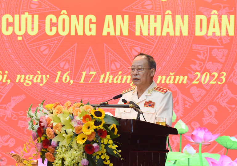 Thượng tướng Lê Quý Vương phát biểu khai mạc Đại hội.