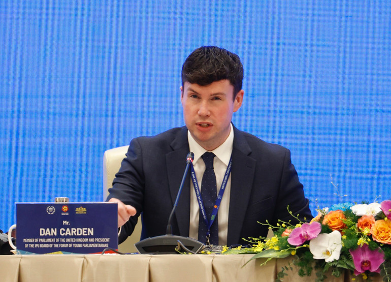 Ông Dan Carden, Chủ tịch Diễn đàn Nghị sĩ trẻ IPU tại phiên thảo luận. (Ảnh: DUY LINH) Ông Dan Carden, Chủ tịch Diễn đàn Nghị sĩ trẻ IPU tại phiên thảo luận. (Ảnh: DUY LINH)