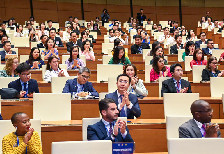 Tọa đàm diễn ra tích cực, sôi nổi. (Ảnh: DUY LINH) Tọa đàm diễn ra tích cực, sôi nổi. (Ảnh: DUY LINH)