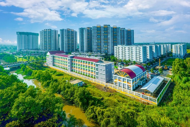 Trường tiểu học Nguyễn Bỉnh Khiêm, một tiện ích quan trọng nằm trong khuôn viên dự án cũng đã khai giảng học kỳ đầu tiên vào tháng 09/2022.