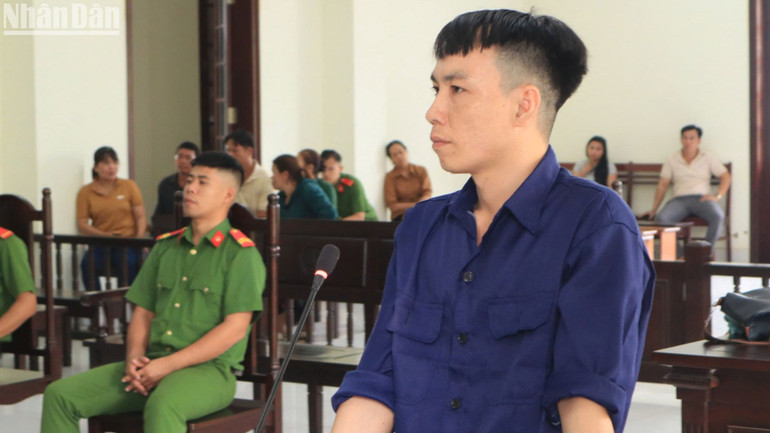 Bị cáo Lê Thanh Sang tại tòa. Bị cáo Lê Thanh Sang tại tòa.