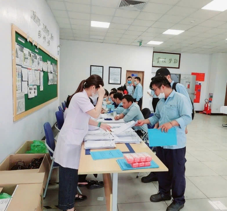 Hàng năm, Doanh nghiệp cũng ủy thác cho đơn vị y tế uy tín tổ chức khám sức khỏe cho người lao động.