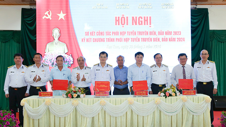 Tổng công ty Tân cảng Sài Gòn và Ban Tuyên giáo các tỉnh: Đắk Nông, Gia Lai, Kon Tum ký kết phối hợp năm 2024.