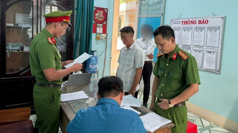 Cơ quan Cảnh sát điều tra thi hành Quyết định khởi tố bị can, Lệnh bắt bị can để tạm giam và Lệnh khám xét đối với Phạm Văn Dũng. Cơ quan Cảnh sát điều tra thi hành Quyết định khởi tố bị can, Lệnh bắt bị can để tạm giam và Lệnh khám xét đối với Phạm Văn Dũng.