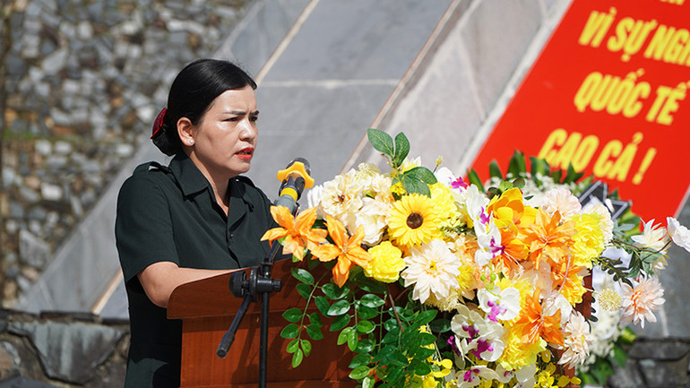 Đồng chí Y Ngọc phát biểu tại buổi lễ