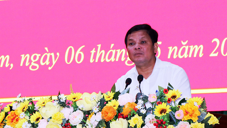 Đồng chí Nguyễn Đức Tuy phát biểu tại hội nghị.