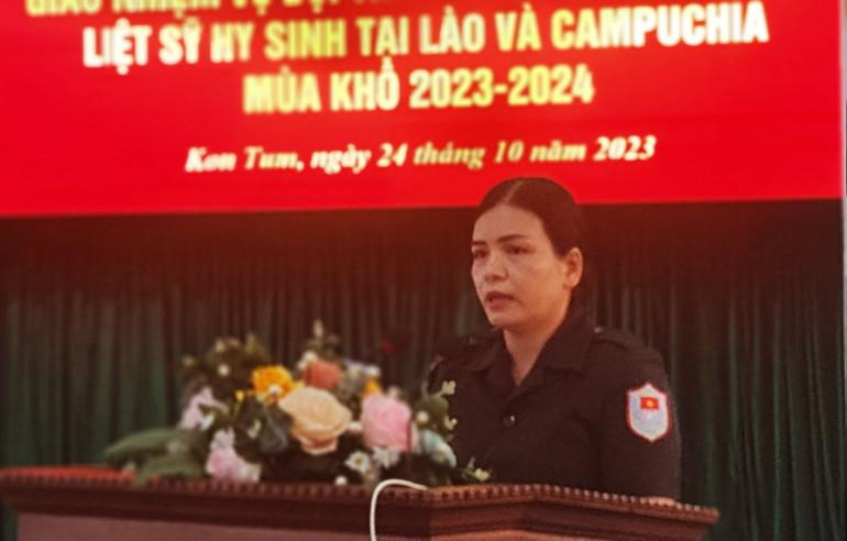 Đồng chí Y Ngọc phát biểu tại buổi Lễ.