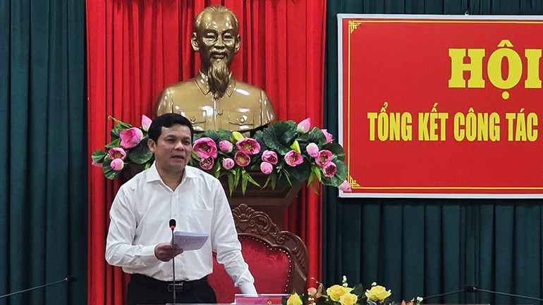 Đồng chí Nguyễn Đức Tuy phát biểu tại hội nghị.