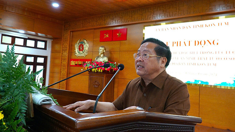 Chủ tịch Ủy ban nhân dân tỉnh Kon Tum Lê Ngọc Tuấn phát biểu tại lễ phát động.