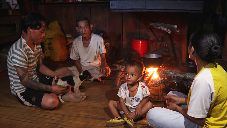 Cuộc sống người dân thôn 3, xã Trà Vinh, huyện Nam Trà My tại vùng vướng mắc địa giới hành chính giữa hai tỉnh Kon Tum và Quảng Nam còn nhiều khó khăn.