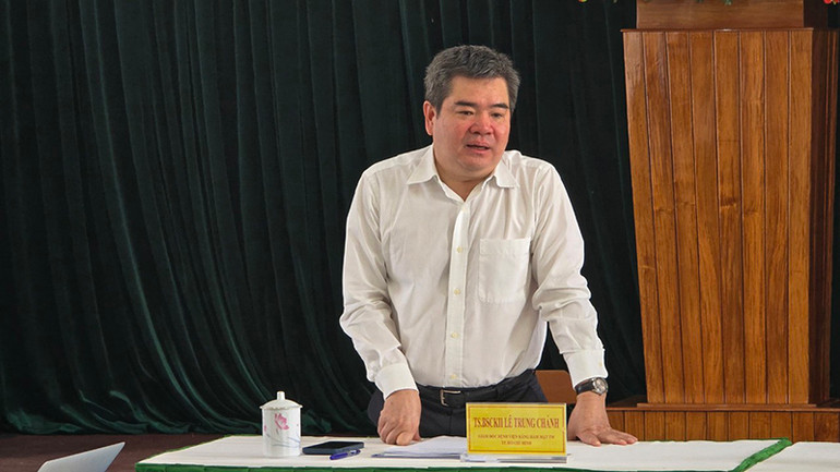 Tiến sĩ, bác sĩ Chuyên khoa II Lê Trung Chánh phát biểu tại buổi làm việc.