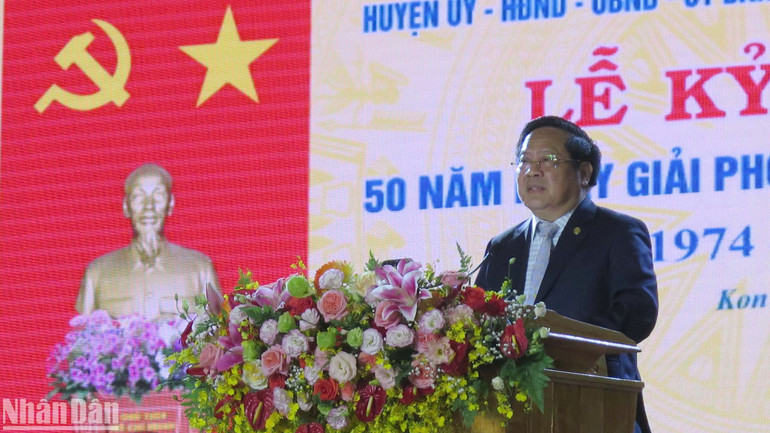 Chủ tịch Ủy ban nhân dân tỉnh Kon Tum Lê Ngọc Tuấn phát biểu tại buổi lễ.