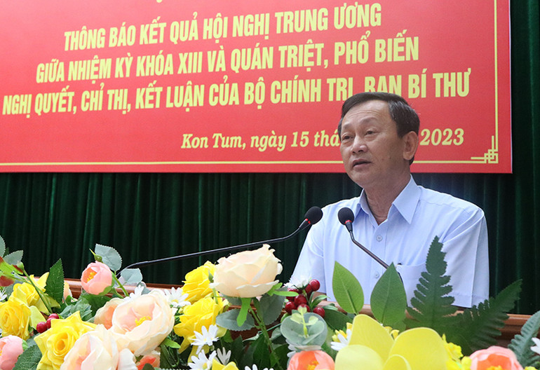 Đồng chí Dương Văn Trang phát biểu kết luận Hội nghị.