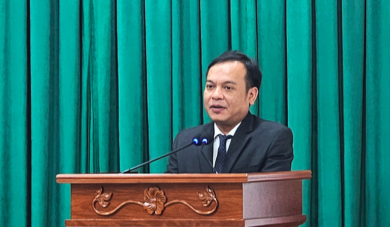 Đồng chí U Huấn phát biểu khi nhận nhiệm vụ mới.