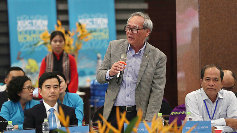 Các khách mời, đại biểu phát biểu tại hội nghị.