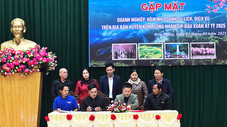 Ký kết hợp tác phát triển du lịch giữa Hội du lịch Măng Đen và các Làng du lịch cộng đồng