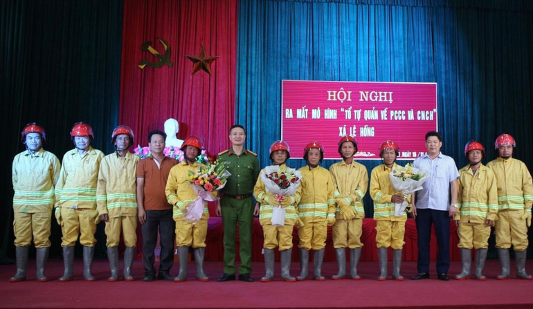 Ra mắt mô hình Tổ tự quản về phòng cháy chữa cháy và cứu hộ cứu nạn xã Lê Hồng.