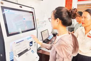 Phường Trúc Lâm đầu tư thiết bị hỗ trợ công dân chứng thực điện tử, đăng ký giải quyết đề xuất hành chính.