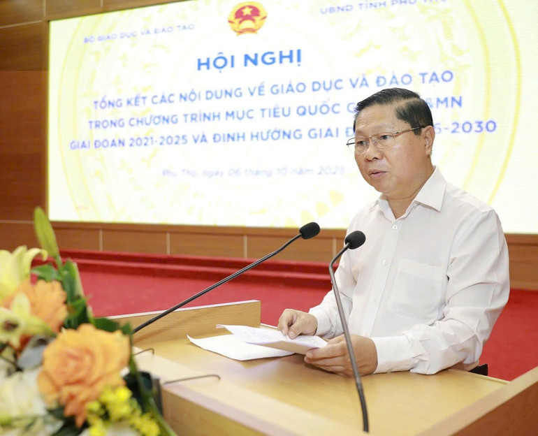Thứ trưởng Giáo dục và Đào tạo Lê Tấn Dũng phát biểu ý kiến. z7087060252800-f638daeaf5d25cb5f3b1af8574b4c904.jpg