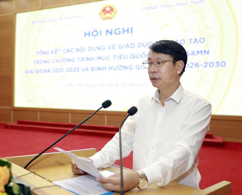 Phó Chủ tịch Ủy ban nhân dân tỉnh Phú Thọ Nguyễn Khắc Hiếu phát biểu tại Hội nghị. z7087060268347-ab280385fc977c6bc74927ceb4618fcb.jpg