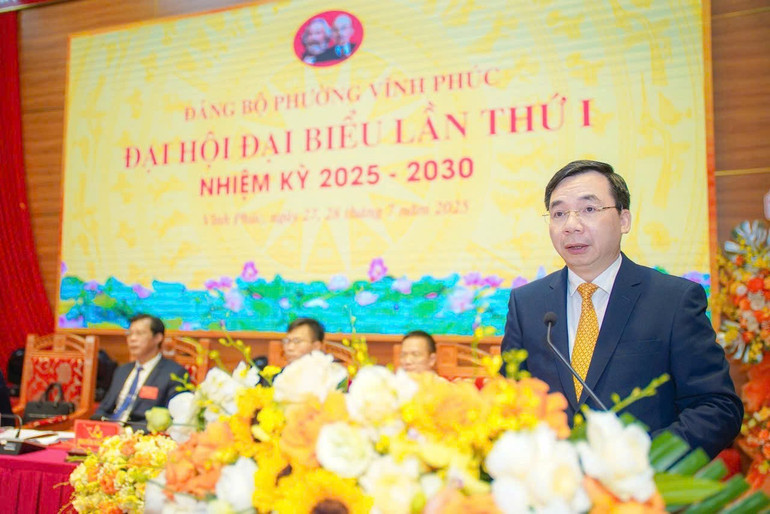 Phó Bí thư Tỉnh ủy Bùi Huy Vĩnh dự Đại hội Đảng bộ phường Vĩnh Phúc. z6863700746976-ed5baa34582a7aaf4d9a2b175388c33e.jpg