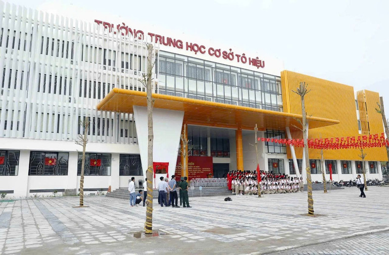 Ngôi trường được đầu tư xây dựng mới với kinh phí 195 tỷ đồng. z6979762736860-5a0b8e5d8d6c170b841611016da267ef.jpg