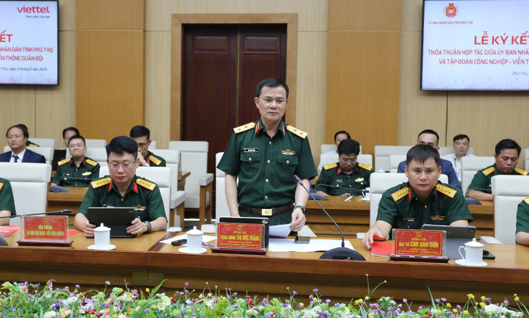 Chủ tịch kiêm Tổng Giám đốc Tập đoàn Viettel Tào Đức Thắng đề xuất nhiều ý tưởng. z6930694426467-e7cae56a111dd4c9314e42a8e4f6974f.jpg