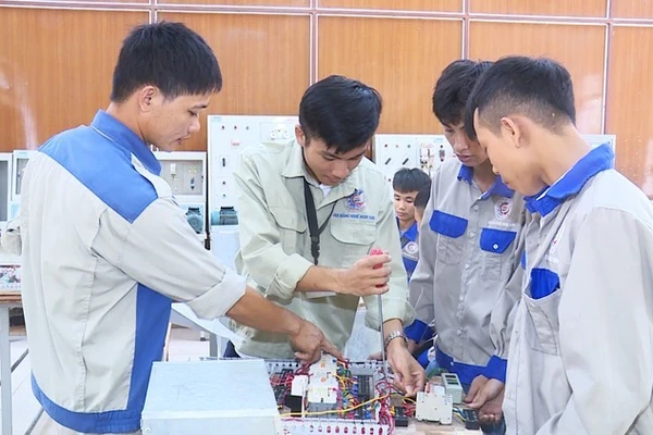 Đào tạo nghề ở Thanh Hóa, góp phần giảm hộ nghèo, phát triển kinh tế.