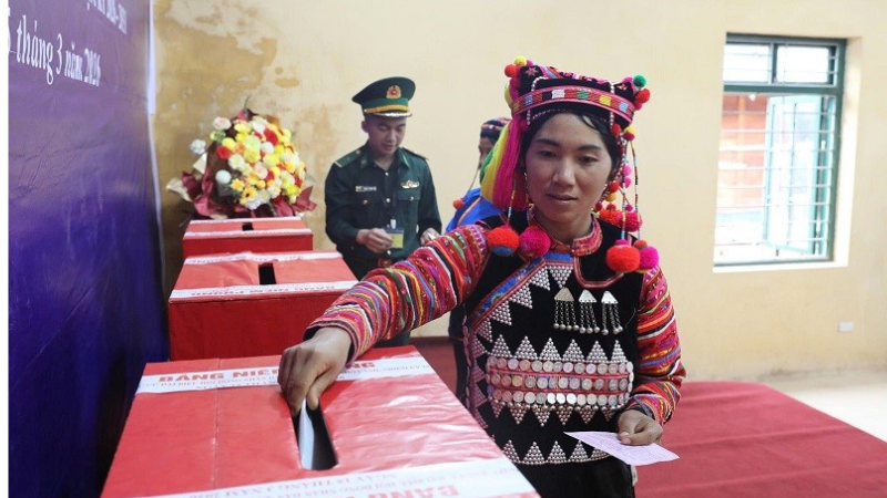 Cử tri xã biên giới Sín Thầu bỏ phiếu bầu đại biểu Quốc hội và Hội đồng nhân dân các cấp, nhiệm kỳ 2026-2031.