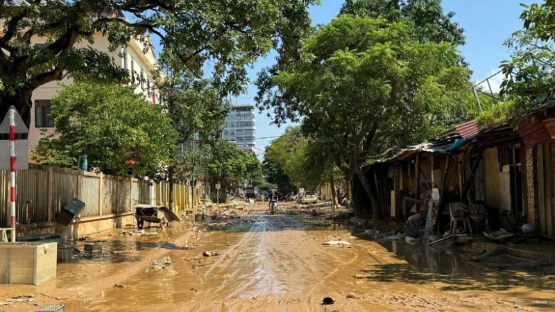 Một con phố thuộc phường Phan Đình Phùng, tỉnh Thái Nguyên sau khi nước lũ rút. (Ảnh: TTXVN)