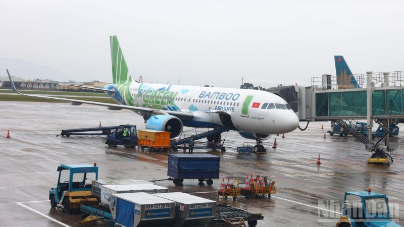 Bamboo Airways miễn cước vận chuyển hàng hóa cứu trợ đồng bào miền trung.