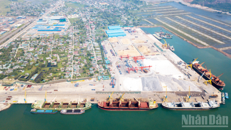 Cảng quốc tế Nghi Sơn.