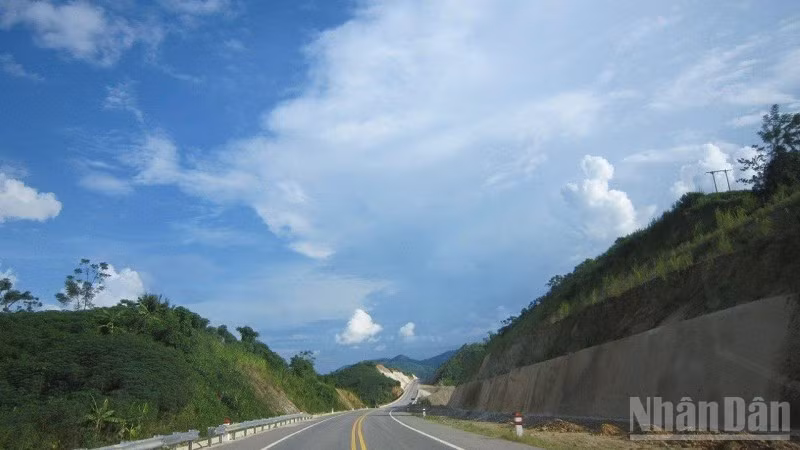 Cao tốc Nội Bài-Lào Cai.