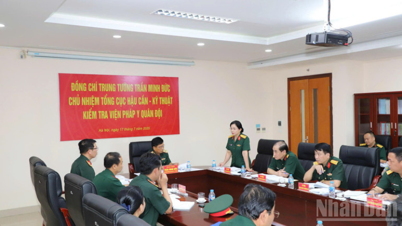 Quang cảnh buổi làm việc.