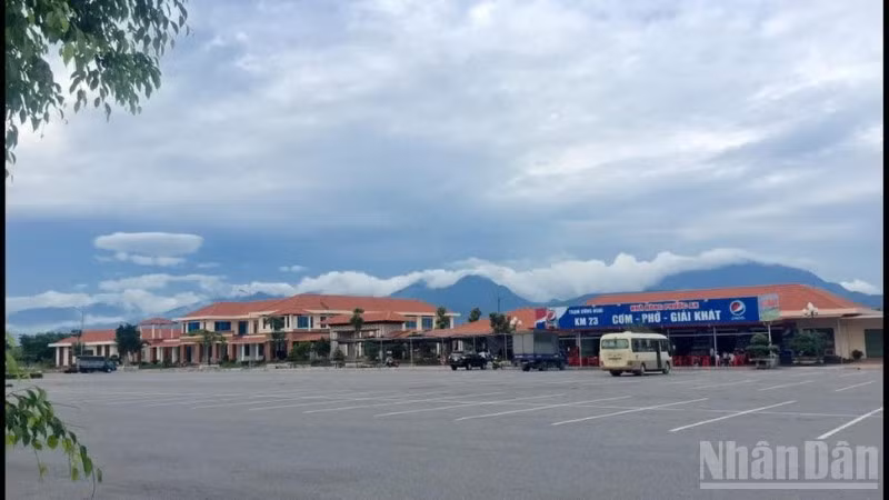 Trạm dừng nghỉ trên cao tốc bắc-nam.