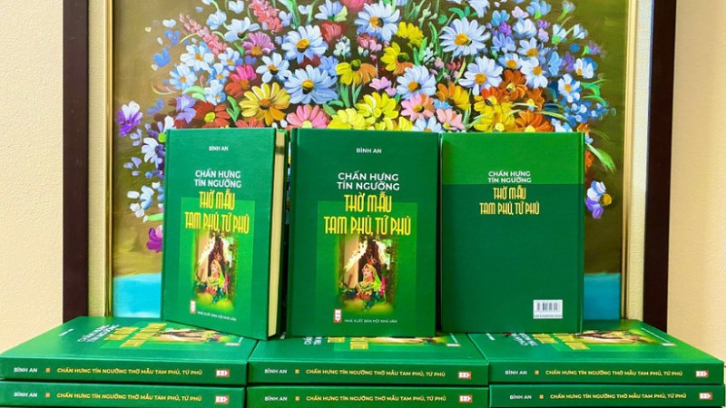 Sách "Chấn hưng tín ngưỡng thờ Mẫu Tam phủ, Tứ phủ" của tác giả Bình An.